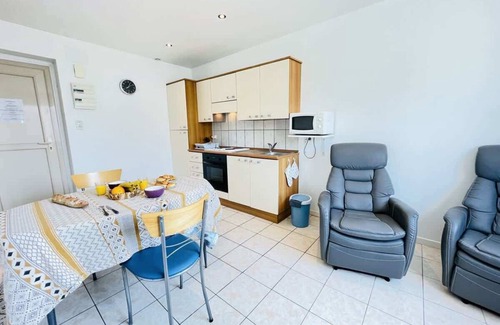 Forges-les-Bains Apartamento | Rimbaud: Apartment 300 metres from the thermal baths (public parking)