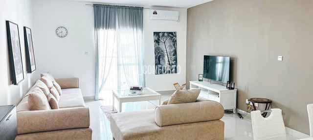 3-Bed Apartment - Sleeps 6 - Free Parking