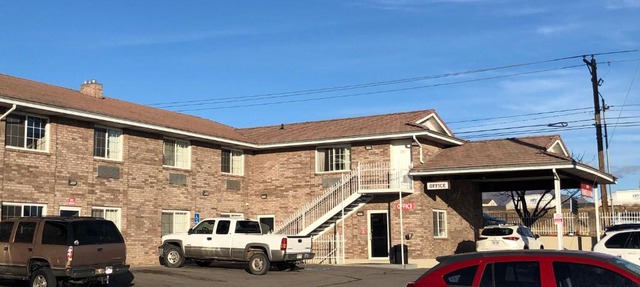 Ameri-Stay Inn & Suites