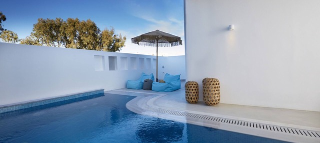Eolia Kamari Villa