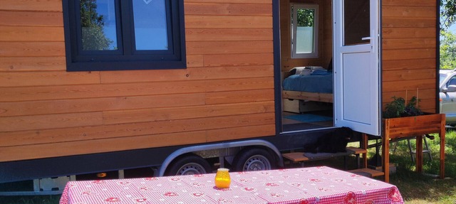 Guest House "Mobile Tinyhouse By Wolfsberger" with Mountain View, Shared Garden & Wi-Fi