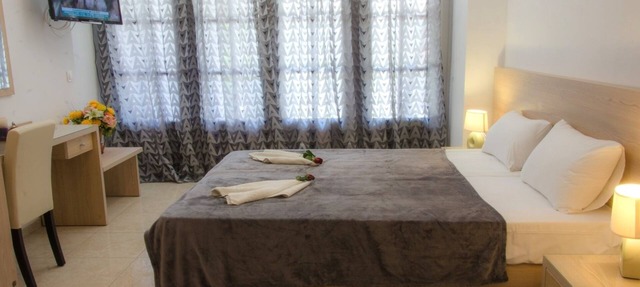 Polykratis Rooms