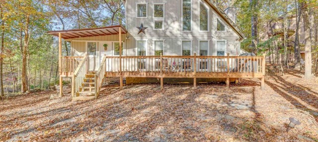 Saw Creek Chalet with multiple pools by Bushkill Falls