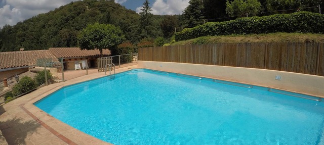 Casa rural ideal para grupos familiares y amigos, piscina y aire acondicionado.