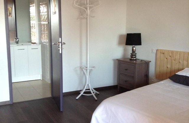 The Resid For Calixte