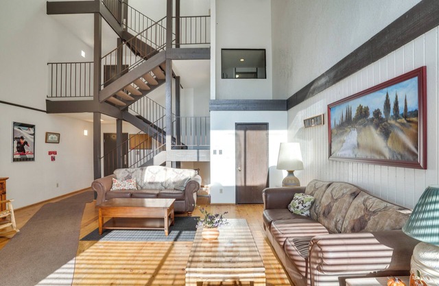 Walkable Brian Head Condo: Steps to Ski Resort!