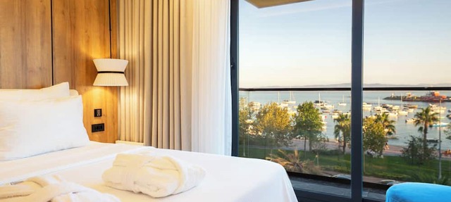 Premier Lounge Hotel